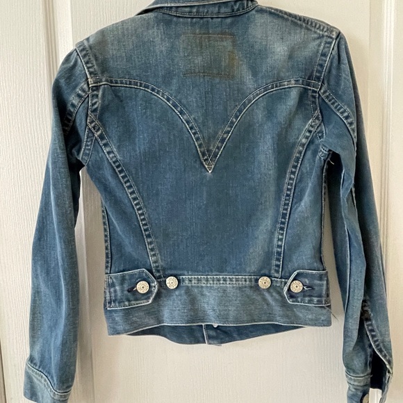 Levi’s Jean Jacket - Picture 9 of 15